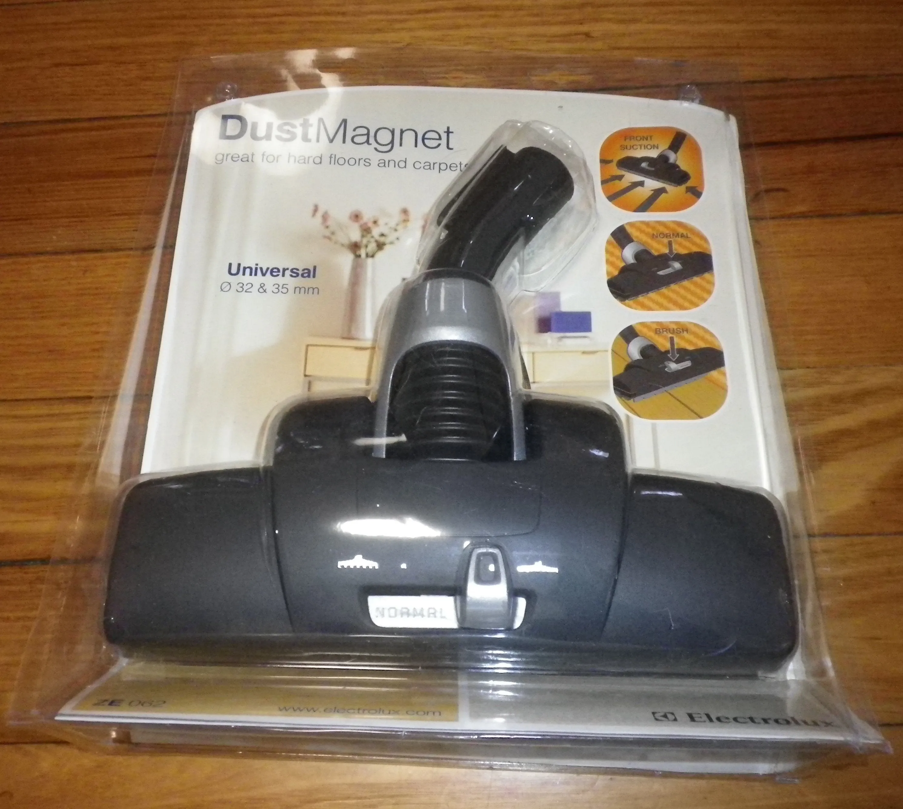 Electrolux Universal Dust Magnet Combination Floor Tool with Wheels - Part # ZE062