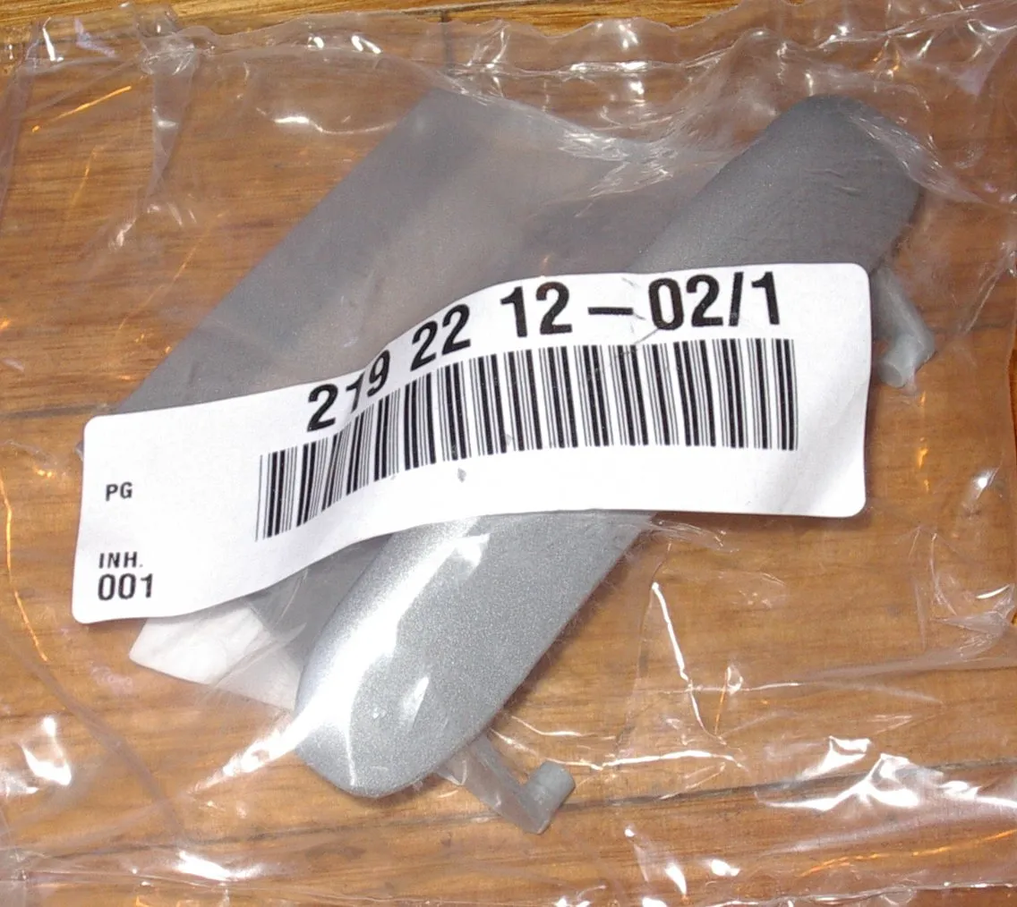 Electrolux ZAM6104, ZCX6412, ZCX6422 Dust Area Lid Catch - Part # 1180219113