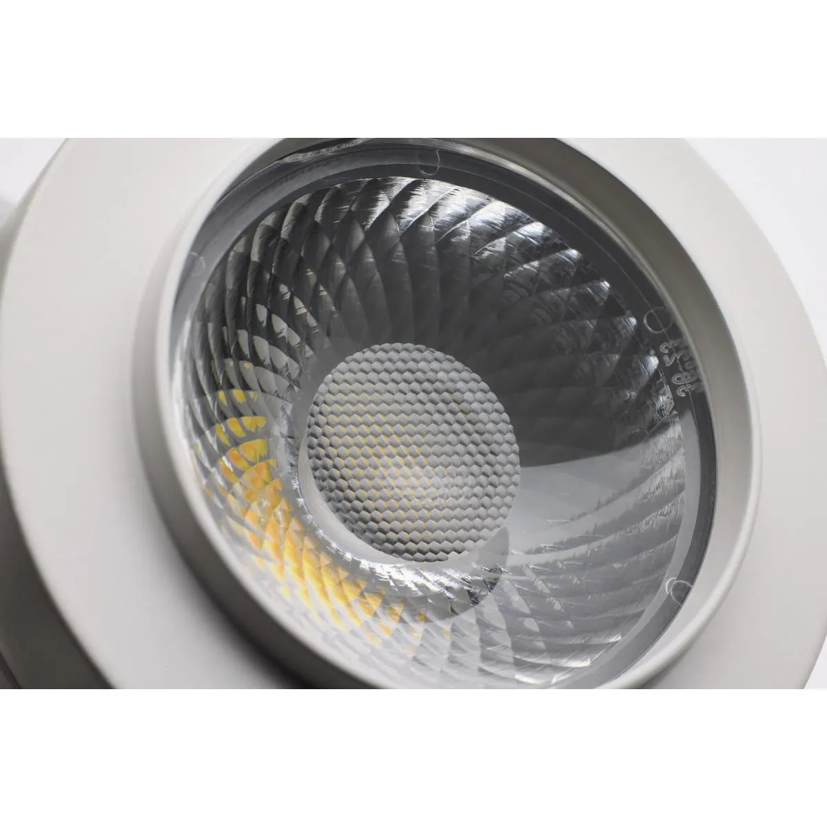 Starfish Smart LED Track Head Pinch Back 12W 1100 Lumens RGBTW, Halo, 36 Beam Angle, White Finish